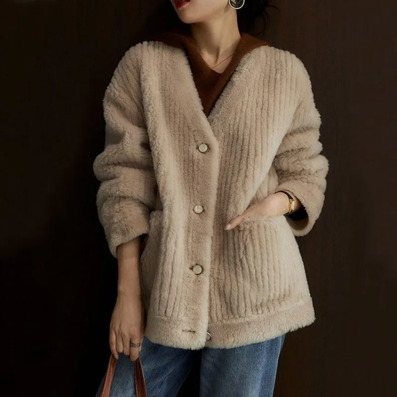 2023 Winter Nieuwe Stijl Faux Schapenvacht Bont Warme Jas Vrouwen Losse Grote Maat Mode V-Hals Imitatie Bont Bovenkleding Casual Warm Top