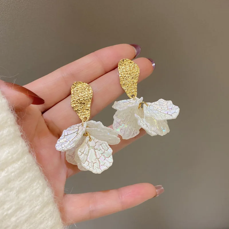 Korean Resin Shell Flower No Ears Hole Clip on Earrings Freshing Temperament Crack Petal Flower Clip Earrings Without Piercing