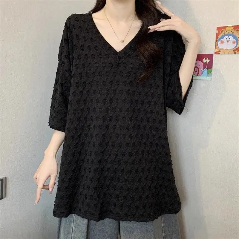 plus Size Casual V-Neck T-Shirt Loose Fit Short Sleeve Weight Concealing Comfortable Breathable Women's Top in plus Size