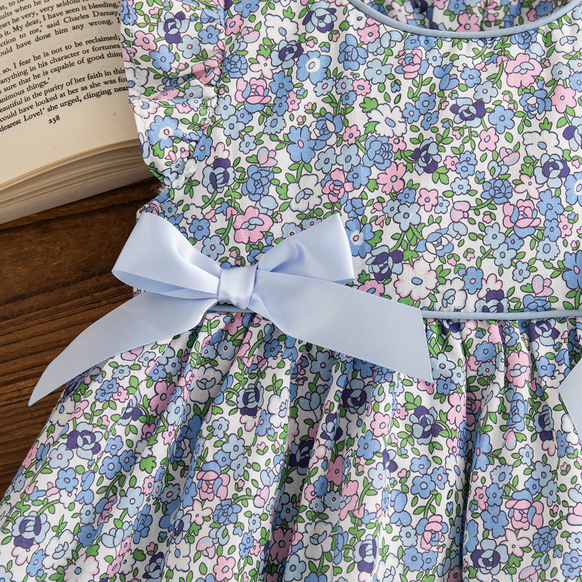 Sommerliches, hübsches blaues Blumenkleid mit Rundhalsausschnitt für Babymädchen im koreanischen Stil, trendiges süßes Kleid mit Schleife, Geburtstagsgeschenk, lässiges Kleinkindkleid – Detail 8