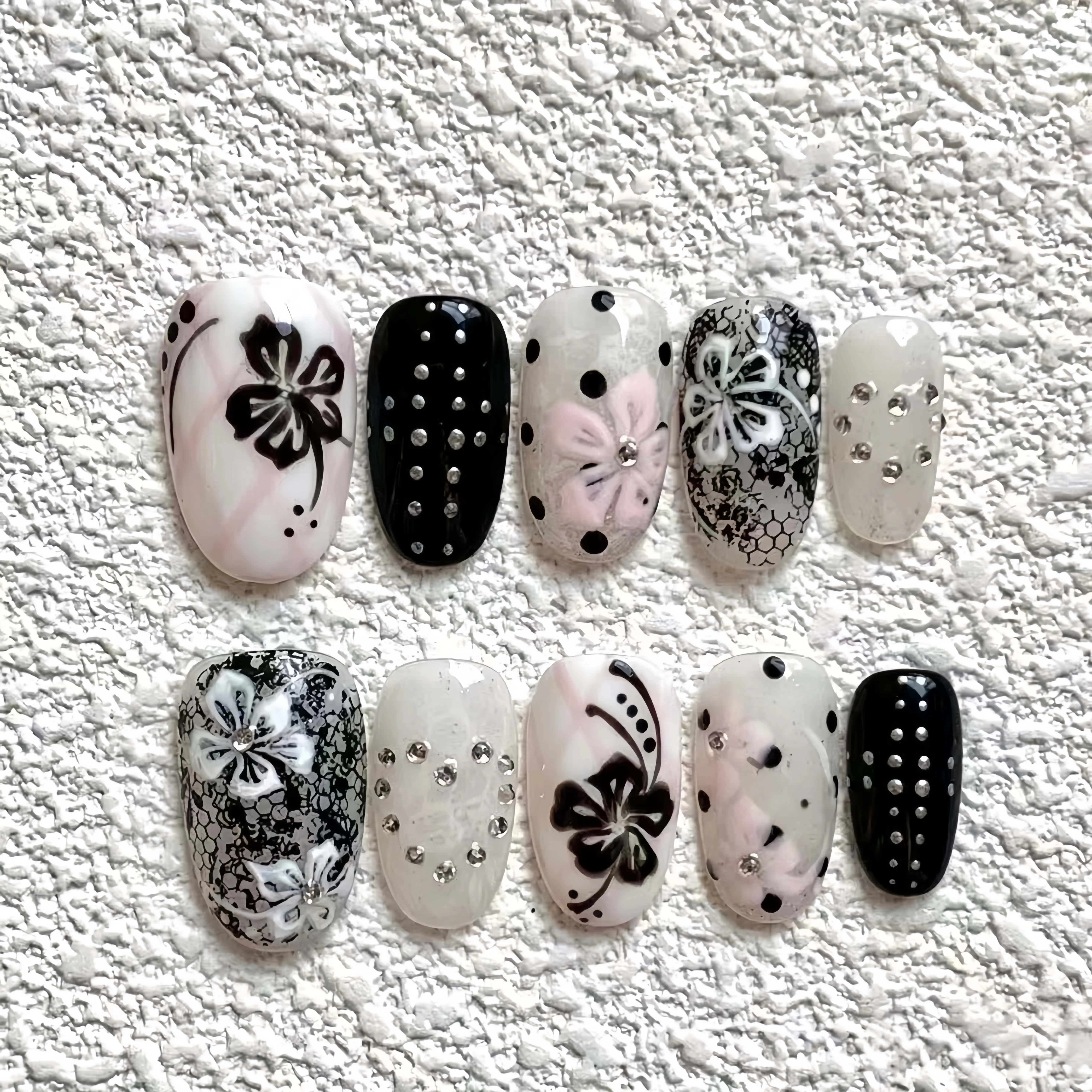 10 Pieces of Handmade Oval Full-Cover Nail Tips, Medium Length, Black and White Floral Retro Style, Suitable for Women and Girls, Perfect for Summer Vacations, Graduation Season, and as a Gift, Comes with 1 Piece of Jelly Glue and 1 Nail File