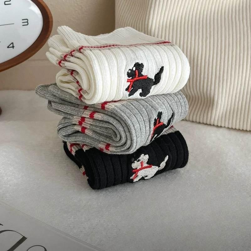 3 Paar Damen-Frühlings-Herbst-neue gestreifte süße kleine Hundesocken aus reiner Baumwolle, modische, einfache lange Röhrensocken