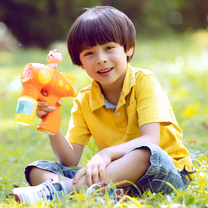 楽しいアイニダック、ハリーピッグ、自動音と光のバブルガン夏の屋外パーティーゲーム子供のおもちゃバブルガン子供ギフト