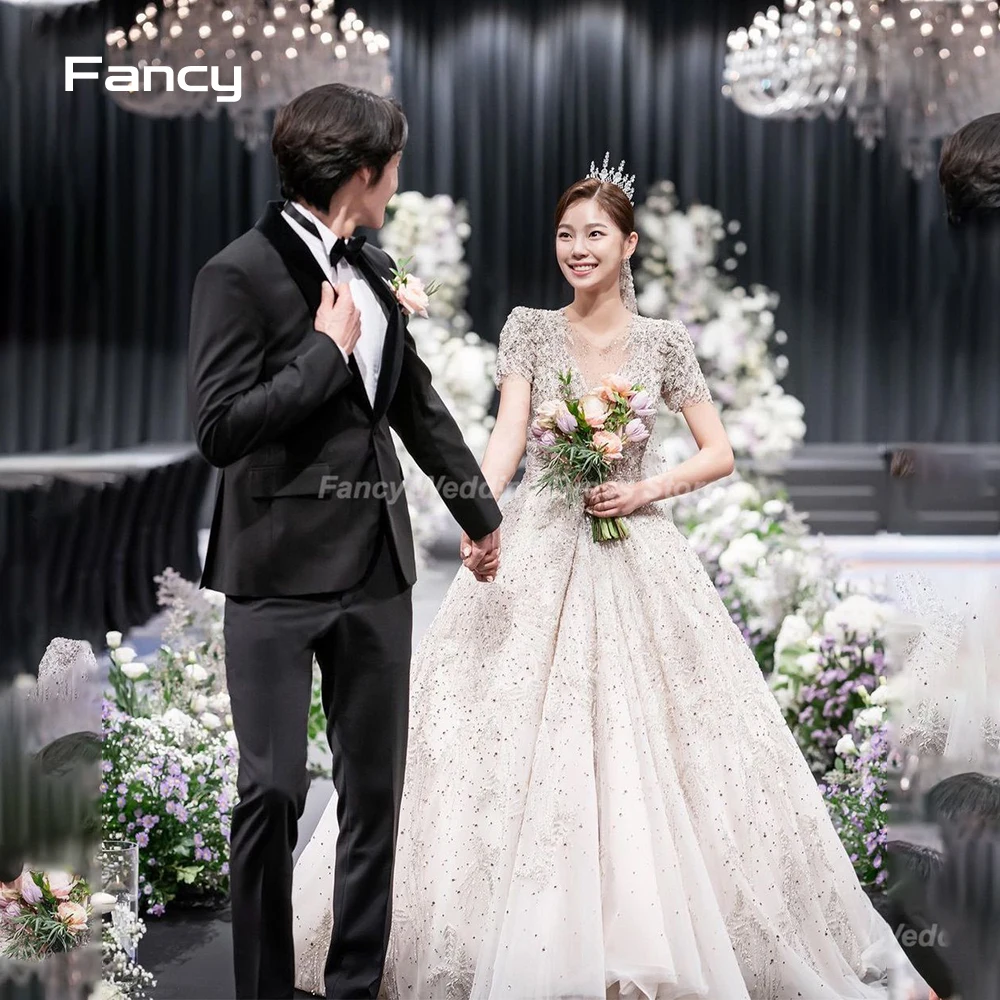 

Fancy Princess Shiny Sequin Korea Wedding Dress V Neck Short Sleeve Bridal Gown Lace Bridal Dresses For Women Photoshoot