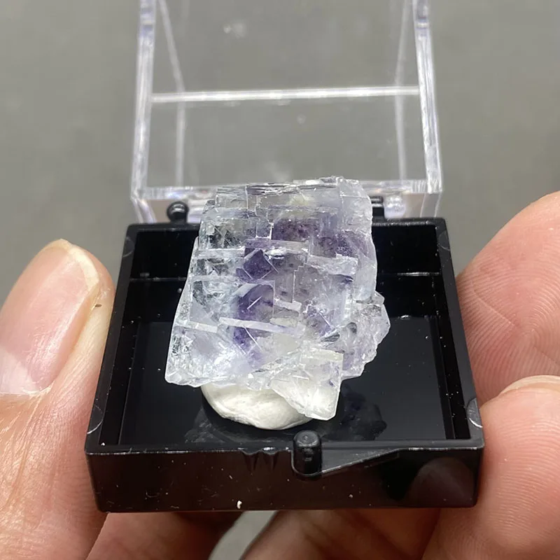 100% natural China Yao gang xian fluorite original stone mineral specimen cures crystal. + Box size:35*35*35cm
