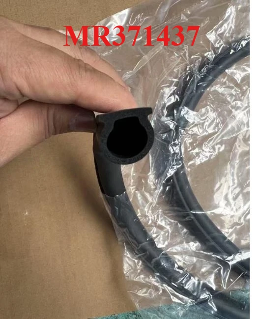 2 Pcs Kit Petrol Only Hood Rubber Seal for Pajero Sport 2002-06 K90 K80 MN136731 MR371437 Strip for Montero Sport No Diesel