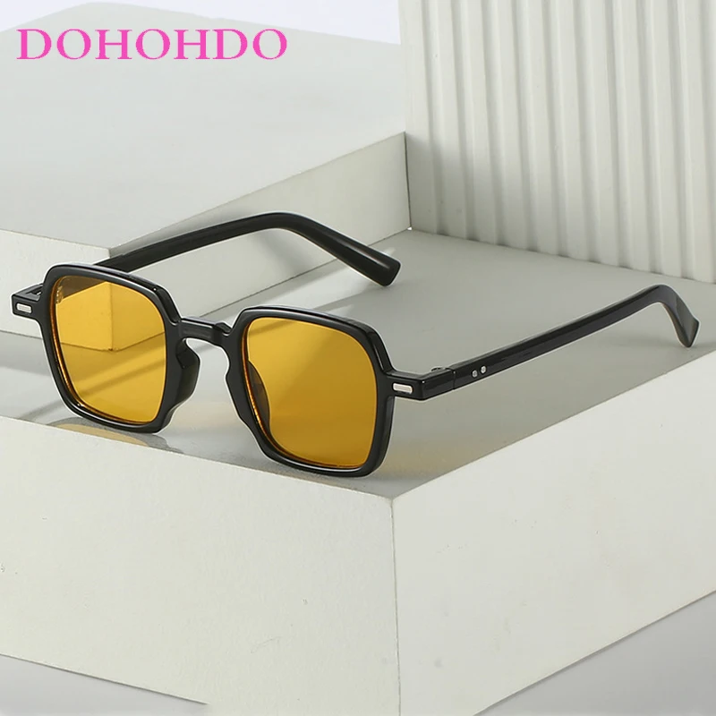 

Luxury Classic Rivets Decorate Square Frame Sunglasses Women Brand Designer Sunglass Male Summer Traveling Drive Eyewear UV400