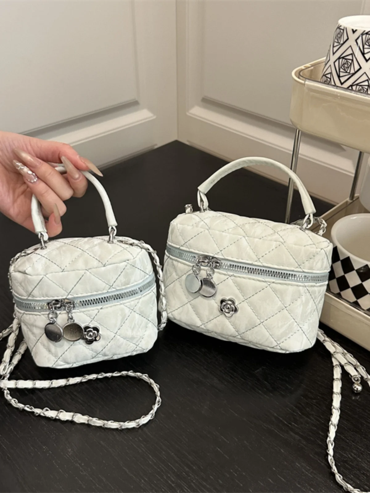 Elegant  Bucket Bag Women's 2025 New Trend Rhombus Chain Crossbody Bag Super Popular Handbag Soft PU Pure Color