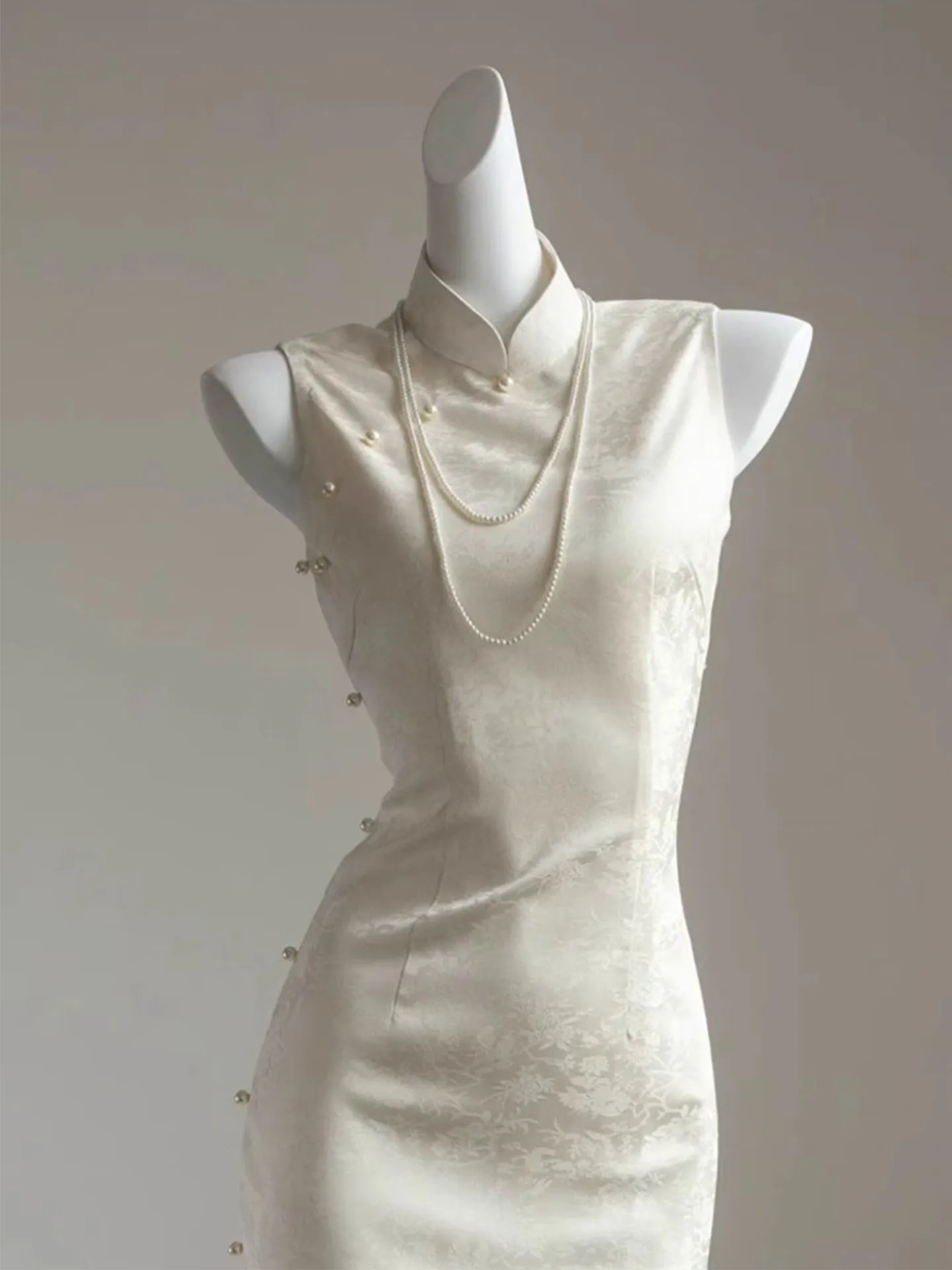 

Young Sle New Chinese Version Qipao Ele Satin Fabric Dr Floral Embroidery Long Svel Daily Wear Retro Sle