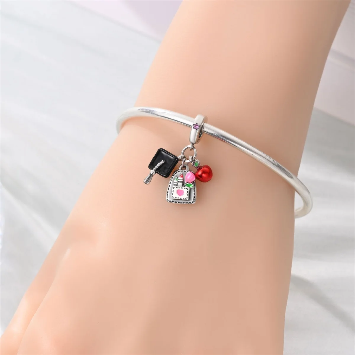 لطيف 925 فضة الدب دكتوراه الخرز وحقيبة مدرسية وقبعة البكالوريوس وتفاح استرخى سحر يناسب سوار هدايا حفلة التخرج