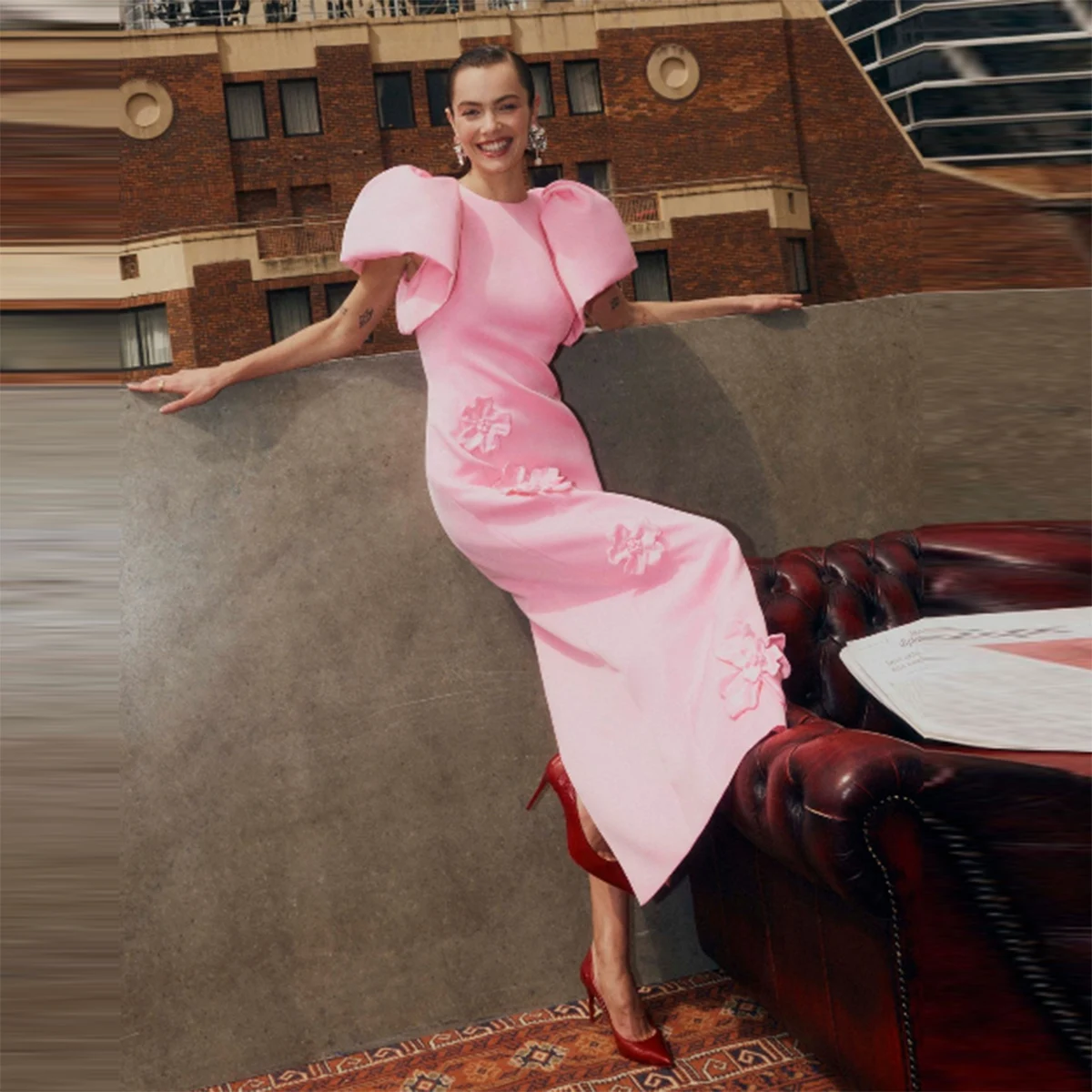 

Pink Satin Short Sleeves Evening Gowns Floor Length Back Split 3d Appliques Prom Dress Women Formal Occasion Party Dress