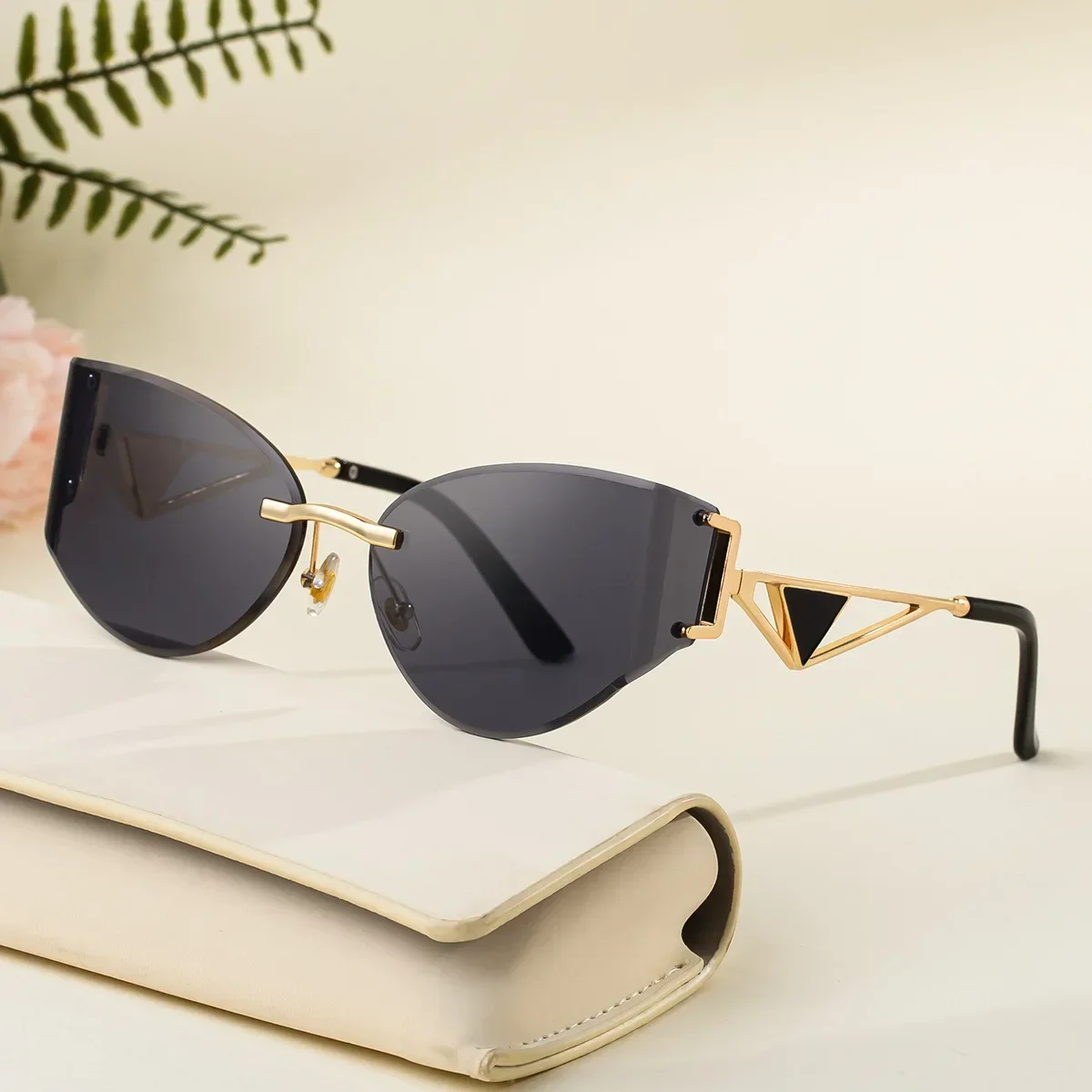 

2025fashions new women's rimless trend sunglasses fashion cat eye female sunglasses