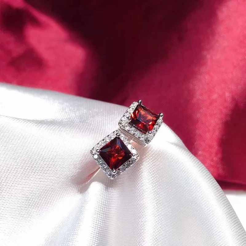 

Natural Garnet Stud Earrings S925 Sterling Silver Earrings for Women Genuine Gemstone Birthday Gift Bride FIne Jewelry