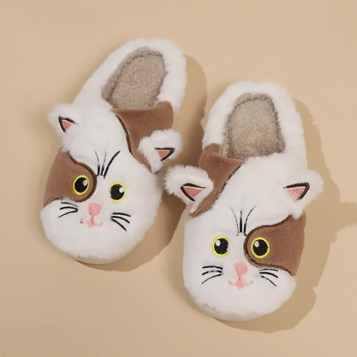 Pantoufles en peluche chat chaton Kawaii pour femmes, fourrure moelleuse, pantoufles de maison pour femmes, chaussures d'hiver coordonnantes mignonnes, cadeau de Noël