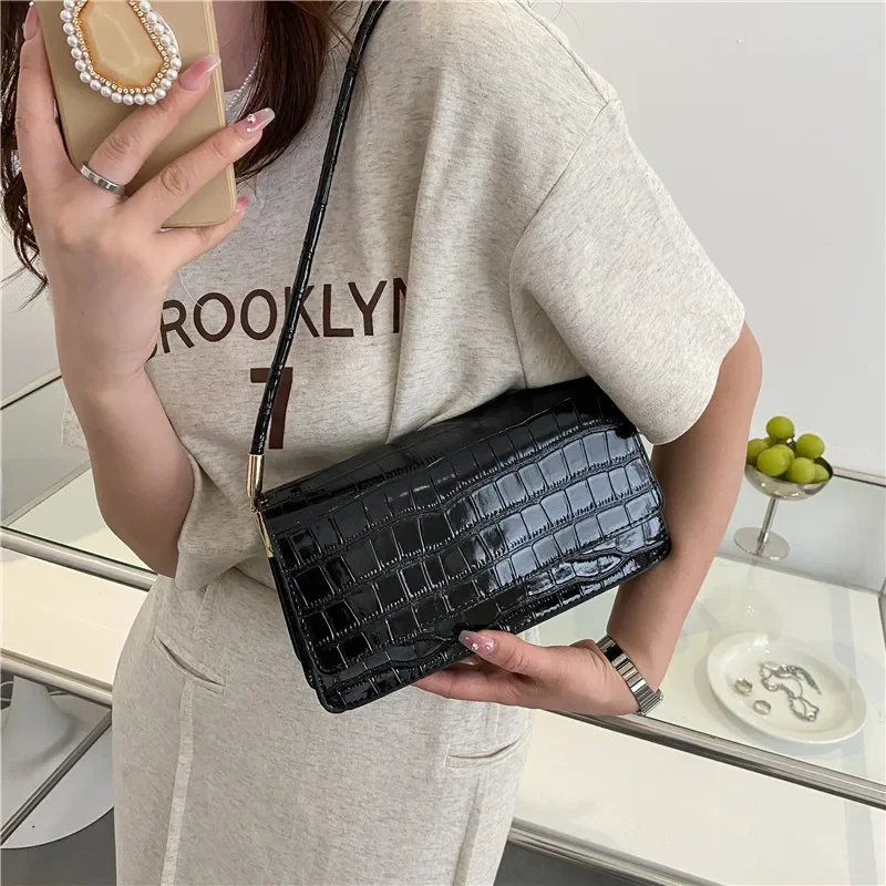 Popular Crocodile Pattern Handbags New Fashion PU Leather Shoulder Bags for Women 2024 Leather Textured Buckle Underarm Bags