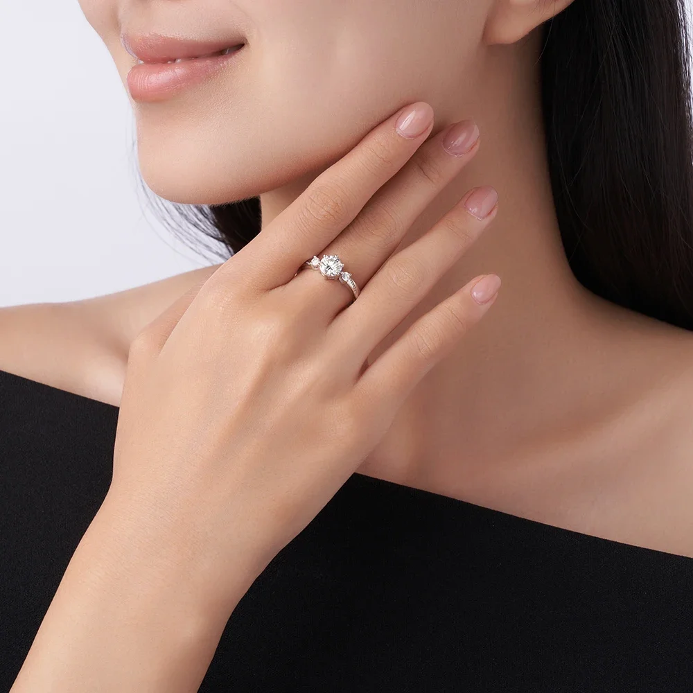

JIUZUAN 1 Carat Moissanite Ring 3 Stone Style 925 Sterling Silver 18K Gold Plated Jewelry Gift with GRA Certificate