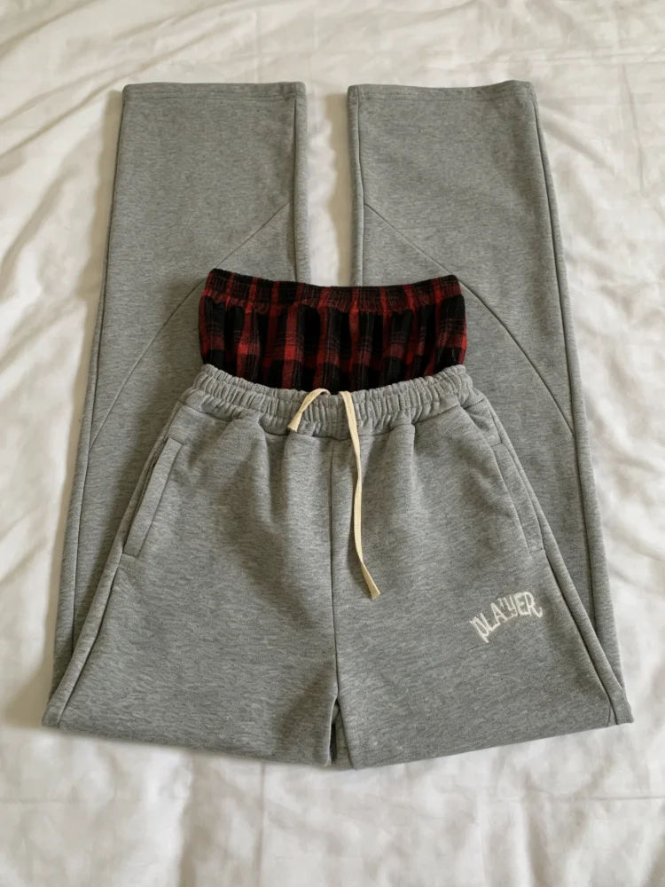 

Grey Wide Leg Sweatpants Men 2026 Embroidered Logo & Drawstring Waist Detail Loose Fit Streetwear Y2K Aesthetic