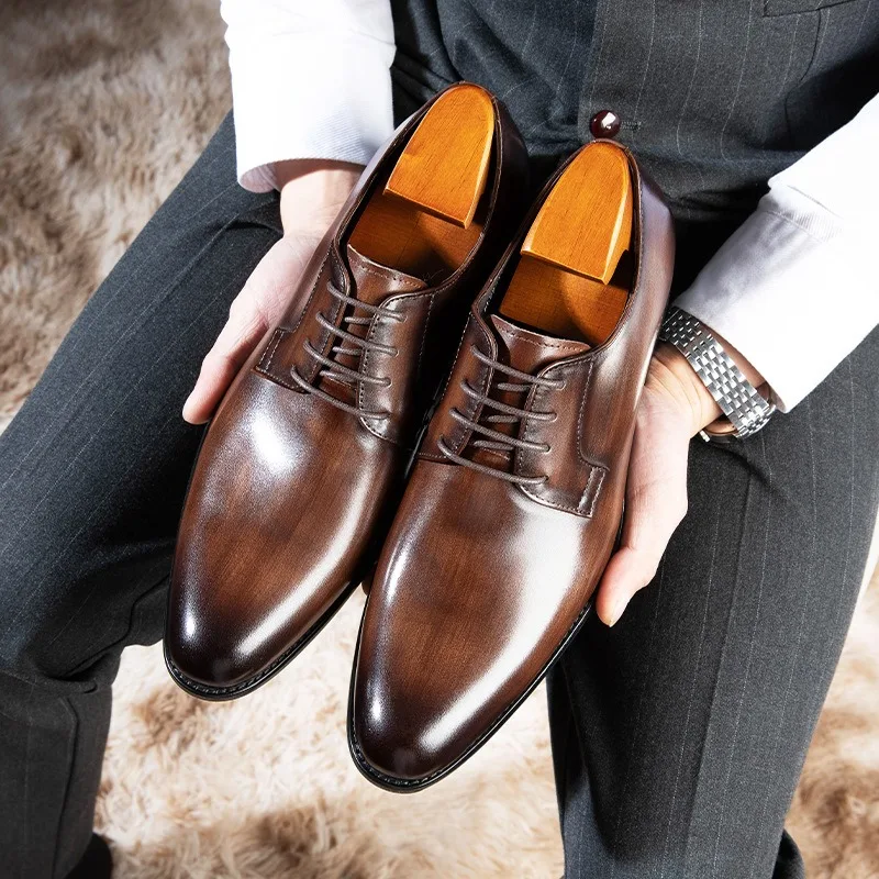 Business Casual Shoes Trend Patent Leather Men Wedding Shoes Gold Blue Red White Oxfords Shoes Designer Pointed Toe Dress Shoe