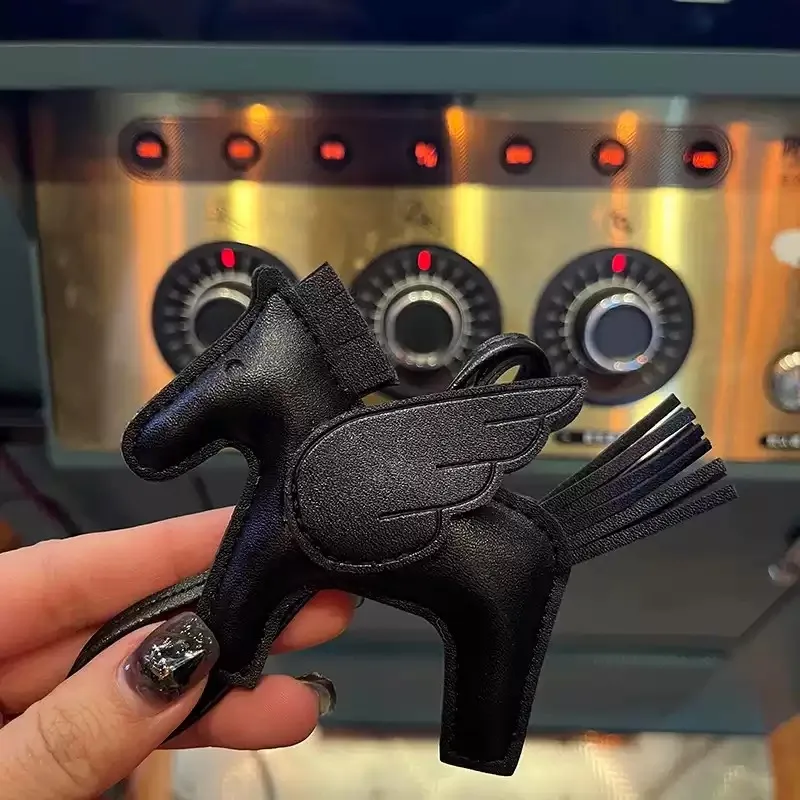 Mini Angel Pegasus Hand Sewn PU Leather Foal Pendant Ladies Bag Fashionable and Exquisite Accessories Sister Best Friend Gift