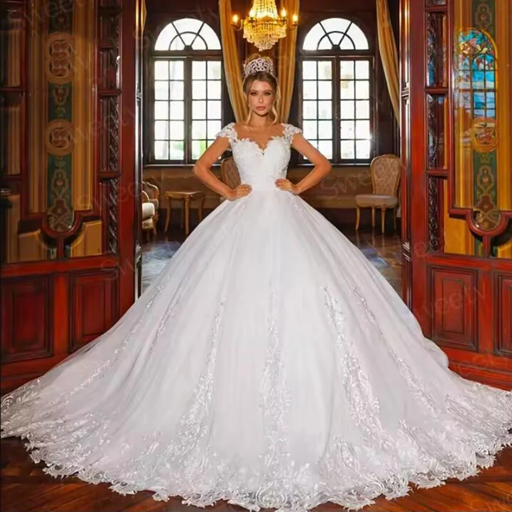 Robes de patients en dentelle romantique avec appliques personnalisées, manches courtes, encolure dégagée, mariage, quel que soit le train de balayage, luxe