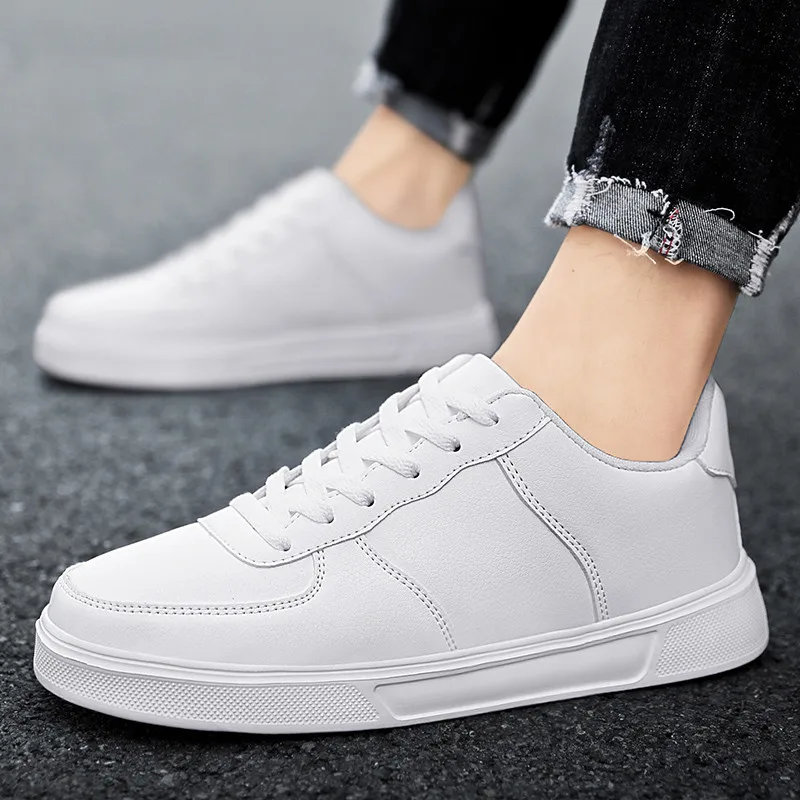 Chaussures décontractées en cuir blanc pour hommes et femmes, baskets classiques vulcanisées, confortables et respirantes, plates, grande taille 47