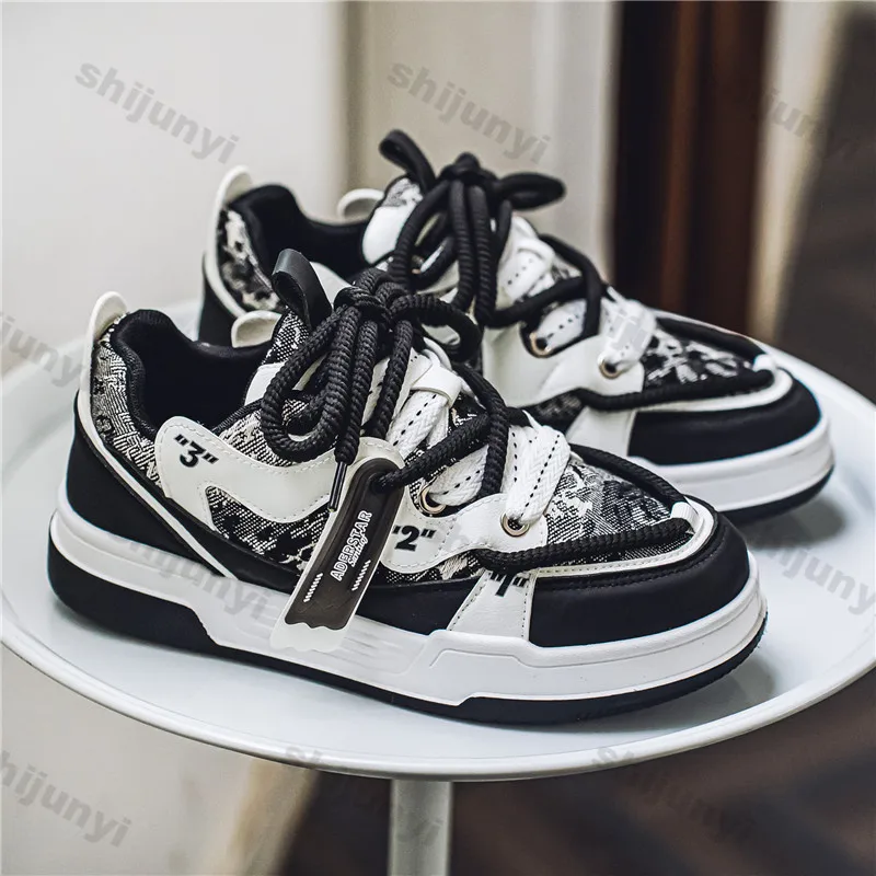 

Trendy Cross Tied Casual Sport Shoes Comfort Soft Sole Men Vulcanize Shoes Spring New Non Slip Hard Wearing Platform Sneakers