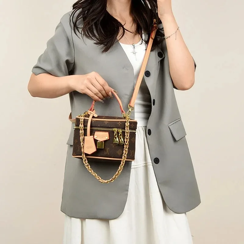 

Новая модная женская сумка через плечо 2026 года в стиле парижских дизайнеров, винтажная сумка с застежкой-молнией, роскошная сумочка для повседневного использования