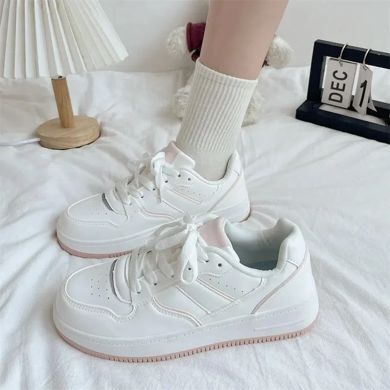 Simple and trendy versatile white shoes for 2024 summer new low top color blocked lace up thick soled casual shoes for women