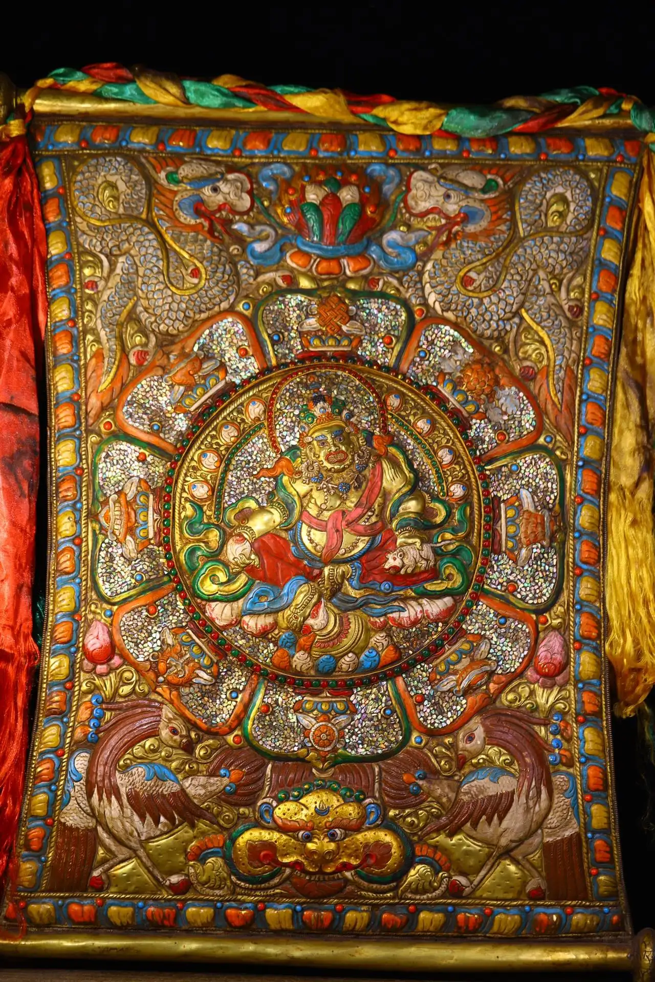 

32”Tibetan Temple Collection Old Bronze Painted Mosaic Gem gZi Beads Shell Yellow Jambhala Buddha Thangka Amulet Worship Hall