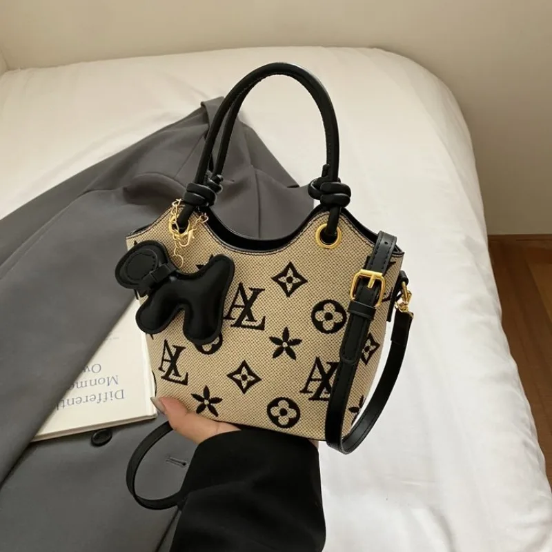 

Luxury Women's Diaper Bag Elegant Crossbody Handbag Minimalist Vintage Tote Designer Leather With Unique Letter Logo