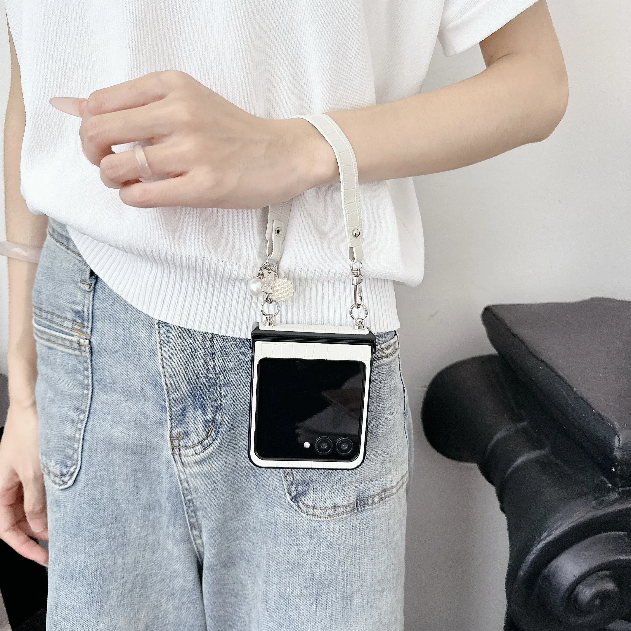 التمساح نمط الجلود شريط للرسغ جراب هاتف لموتورولا رازر 60 برو 50 الترا موتو رازر 40 غطاء مقاوم للصدمات