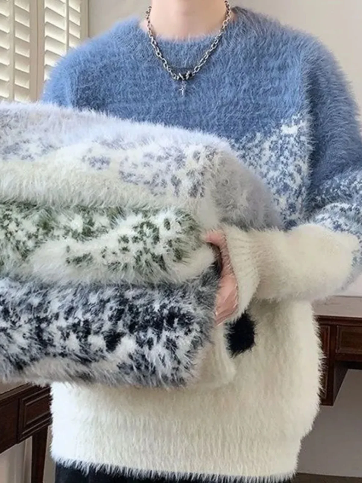 

Мужской утепленный свитер с длинным рукавом и круглым вырезом, с отделкой из меха кролика, свободного кроя, теплый, двухцветный, в корейском стиле, осенний.