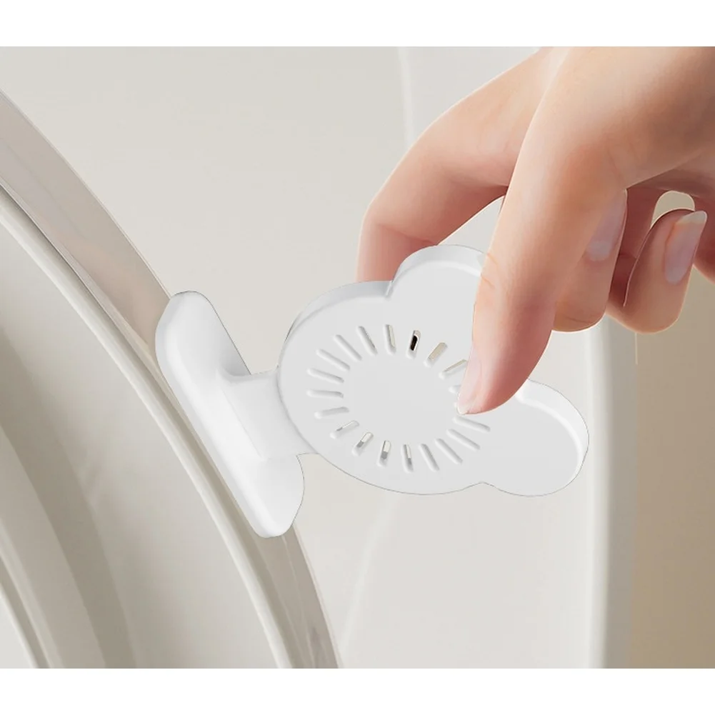 Touch-Free Cartoon Toilet Lid Opener with Integrated Fragrance Holder for Clean and Pleasant Bathroom Environment
