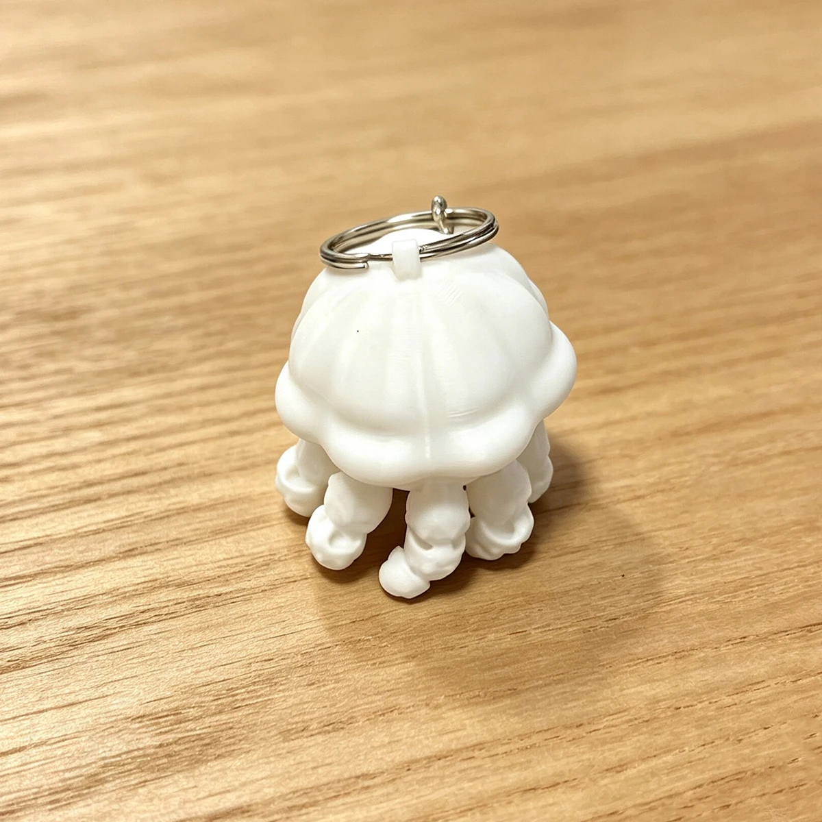 White Movable Jointed Jellyfish Keychain, Flexible Tentacle Sea Creature Pendant, Cute Healing-Style Bag Charm, Stress-Relief Portable Key Accessory