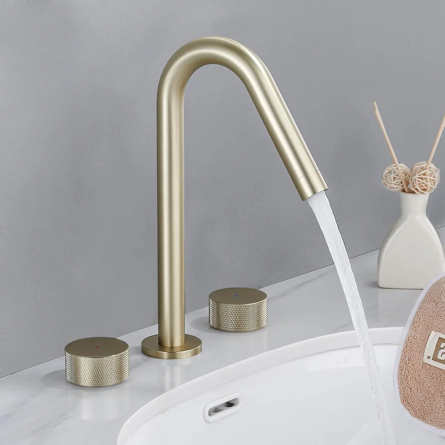 

Top Quality Bathroom Sink Faucet, 3 holes Brass Bathroom Faucet 2 Handles,Widespread Modern Bathroom Faucet Brushed Gold