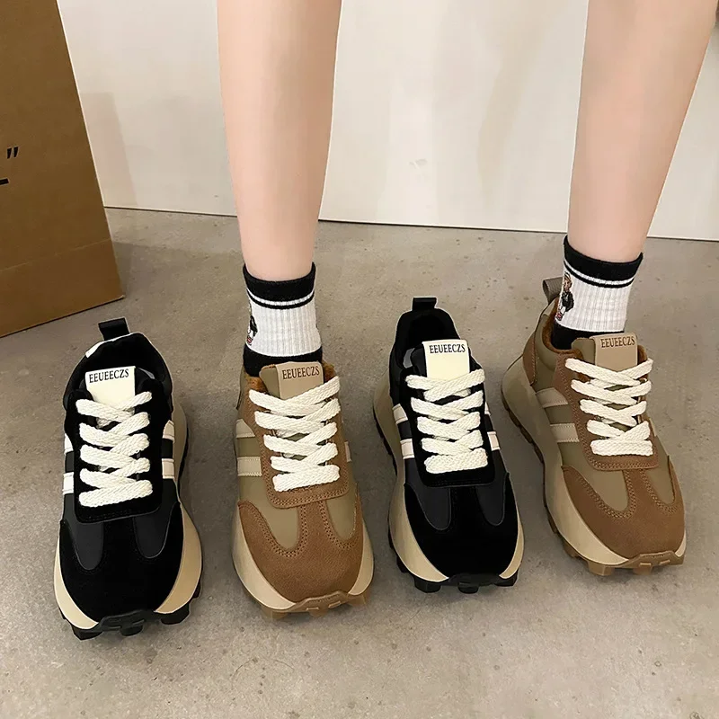 Sepatu sneaker sol tebal wanita, sepatu sneaker Platform sol tebal kasual serbaguna Vintage baru musim gugur 2024