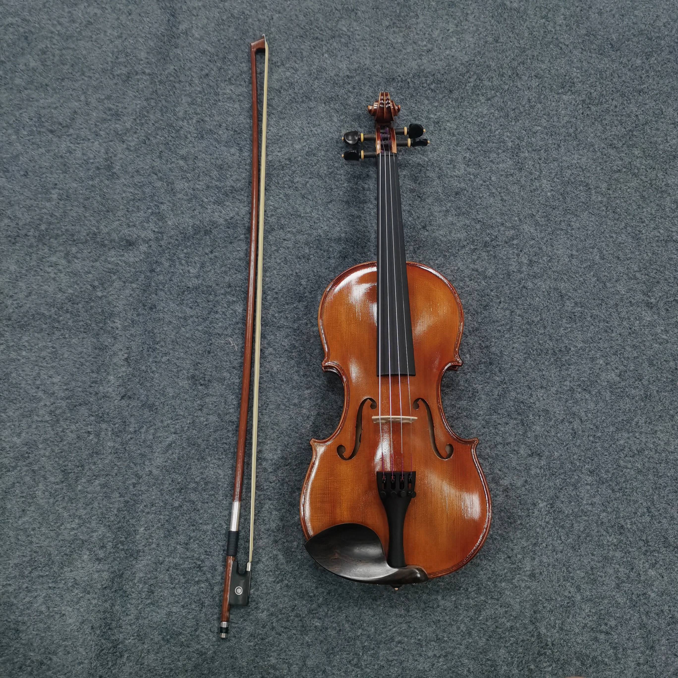 

Custom Brand 4/4 Full Size Solid Wood Handmade High Quality Professional Violin for Sale