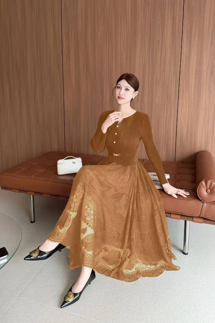 Miyake 2025 Autumn New Pleated Fashionable and Elegant V-neck Fake Two-piece Skirt Slim and Thin Dress