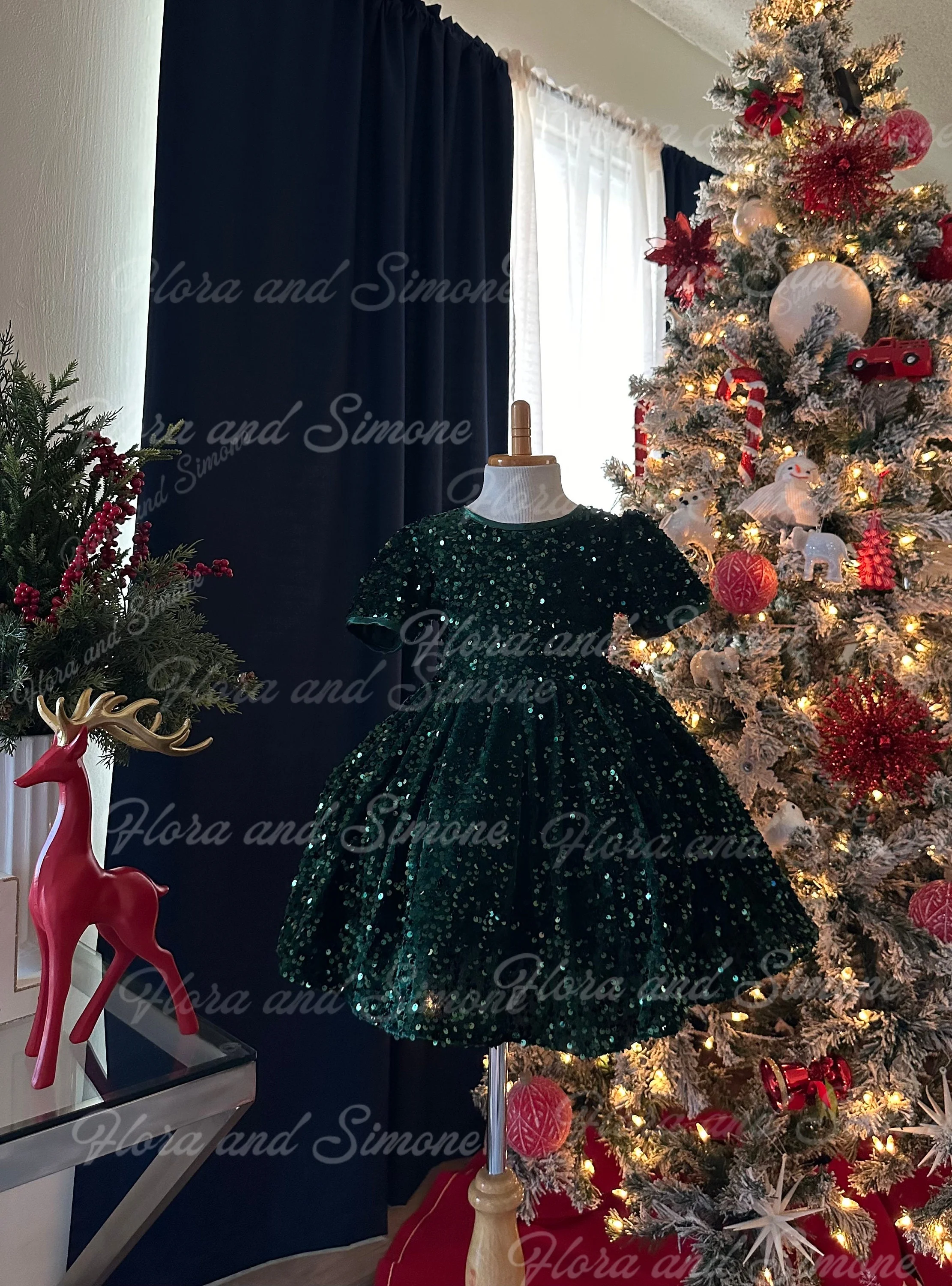 Christmas Green Elegant Velvet Sequin Cap Sleeve Knee Length Flower Girl Dress for  Photoshoot Trendy Twirl Toddler Birthday