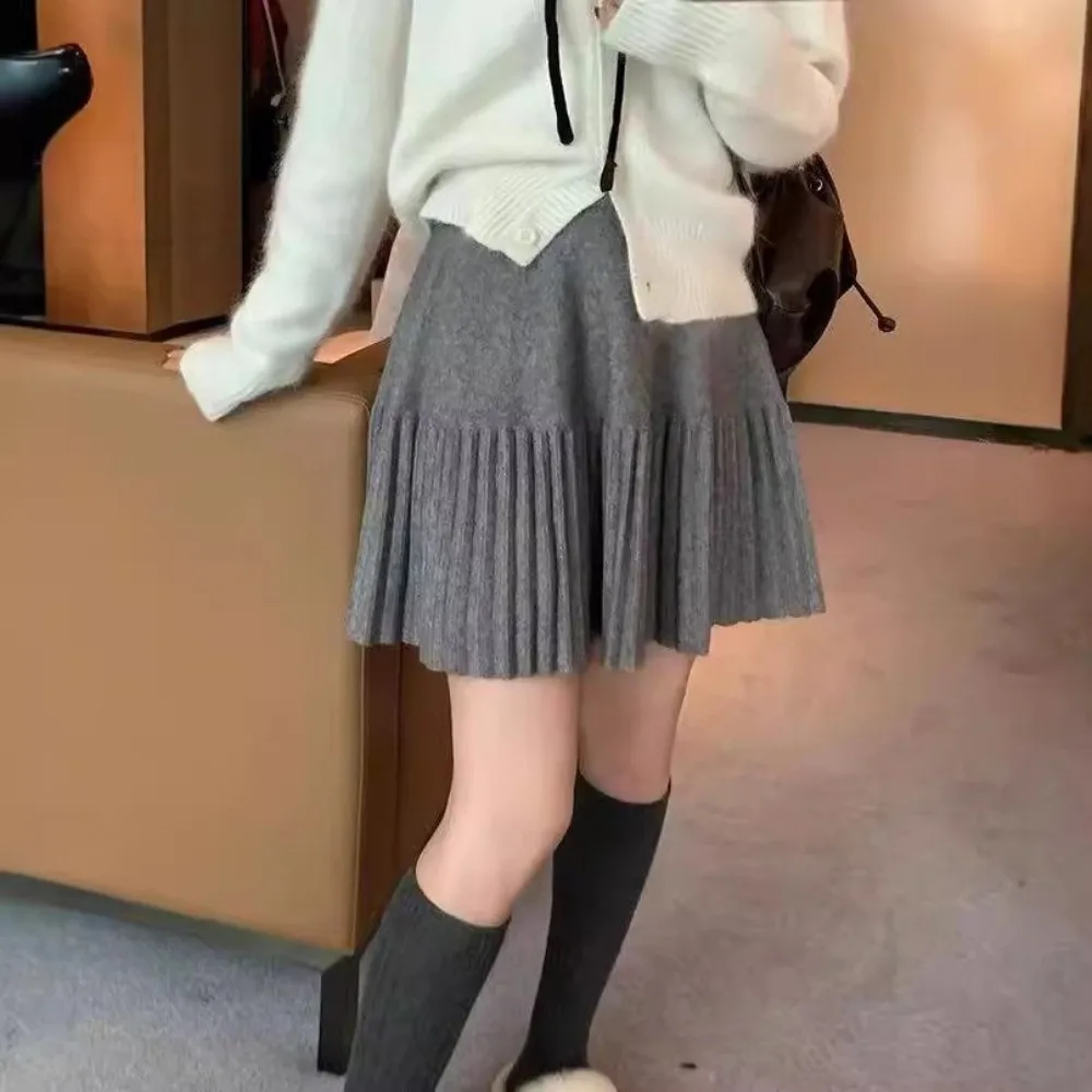Fashion Pleated Design Pleated Mini Skirts Stretchy Knit Solid Color Korean Sweet Skirts A Line Cut Knitted Skirts Casual Wear