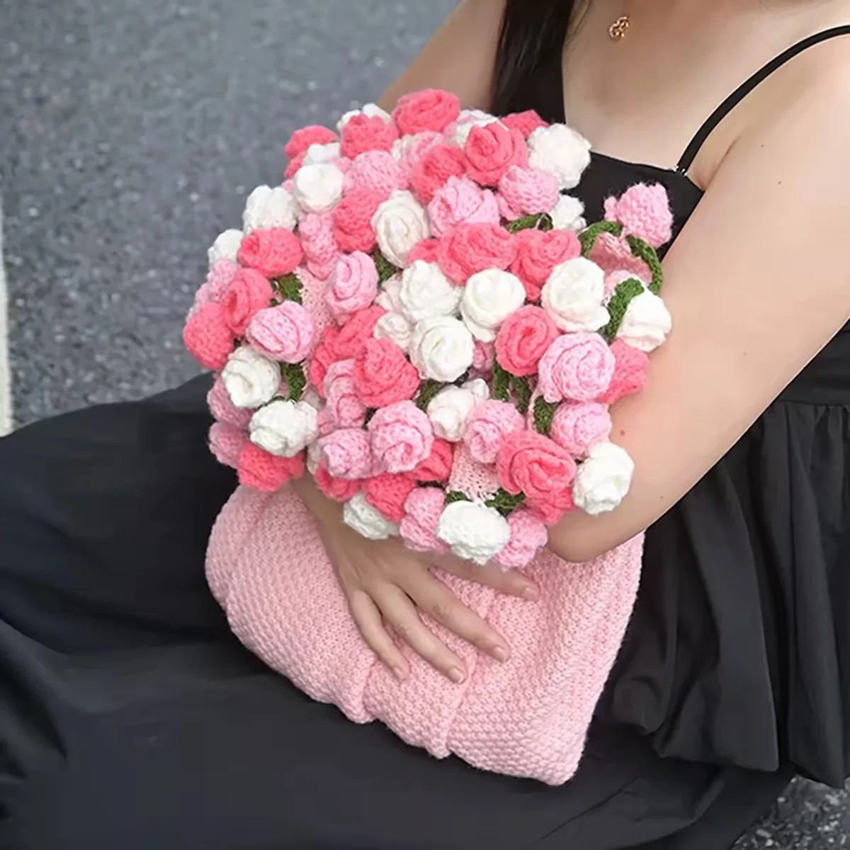 Gift: Rose bouquet, finished knitted blanket, hand-woven, as a gift for a girl, sofa for afternoon nap, cover blanket wraps