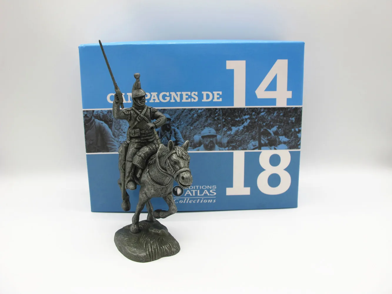 

New 1set French Cavalry with Hose Soldier Model 1/30 WWI War Military Army Miniatures Vintage Metal Classic Collection Gifts