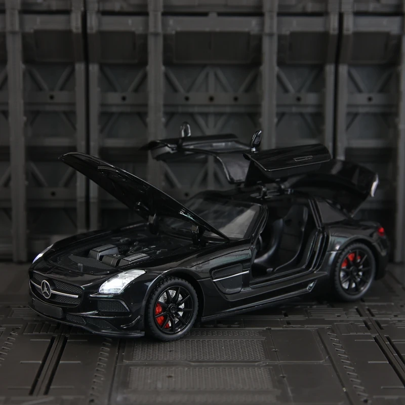 1:24 Mercedes Benz SLS AMG modelo de supercoche de aleación, puertas y capó de motor, el maletero se puede abrir detalles ricos, mano de obra fina