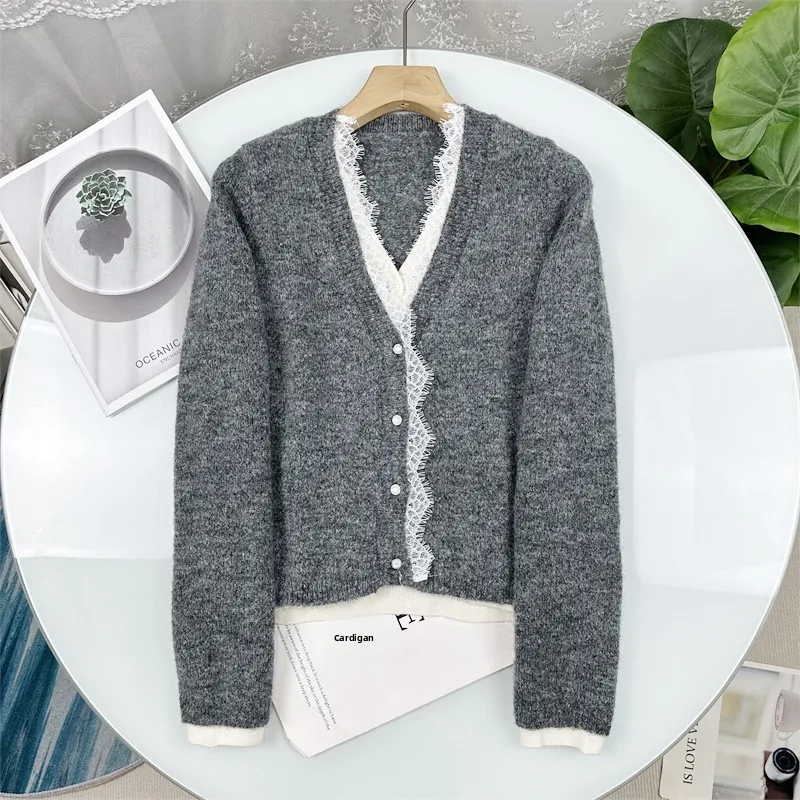 

Рекомендуемый женский вязаный кардиган с V-образным вырезом и кружевной отделкой, декоративный, из смесового волокна, имитация двухслойности, с пуговицами-стразами