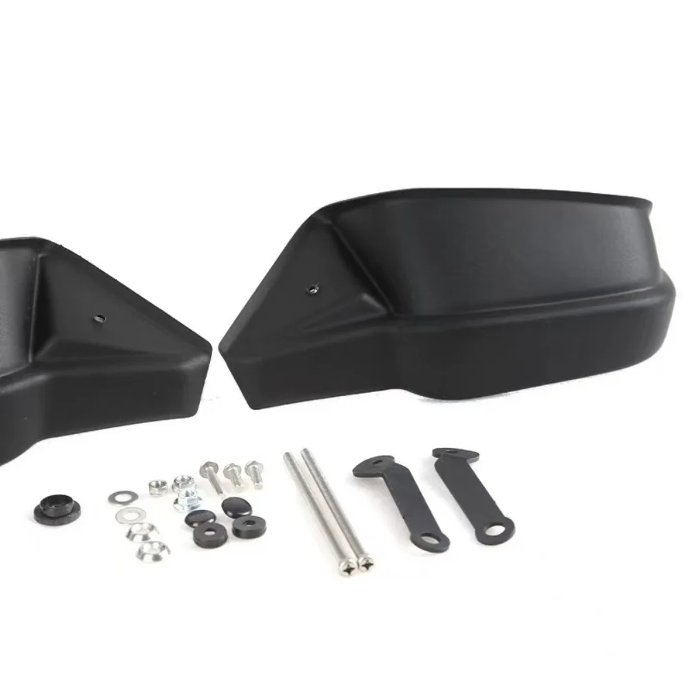 Motorcycle modification: Handguards and windshield accessories suitable for Haojue TR300 Urban and Touring versions.