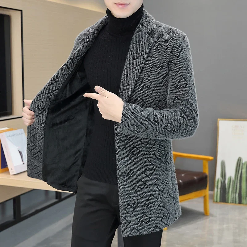 

New Men's Fashion Slim Casual British Style Elegant Korean Version Slim Host Golden Eagle Velvet Thick Warm Medium Long Coat