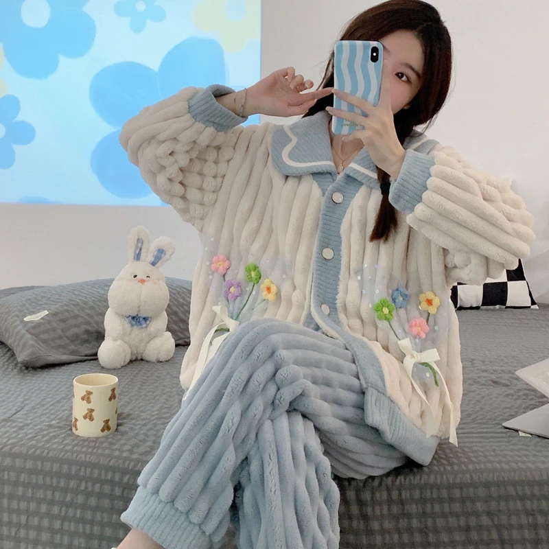 

Autumn Winter Pajamas Women Extra Warm Fleece Thickened Pijama Floral Soft Furry Pyjama Home Suit For Ladies Girls Pijama Set