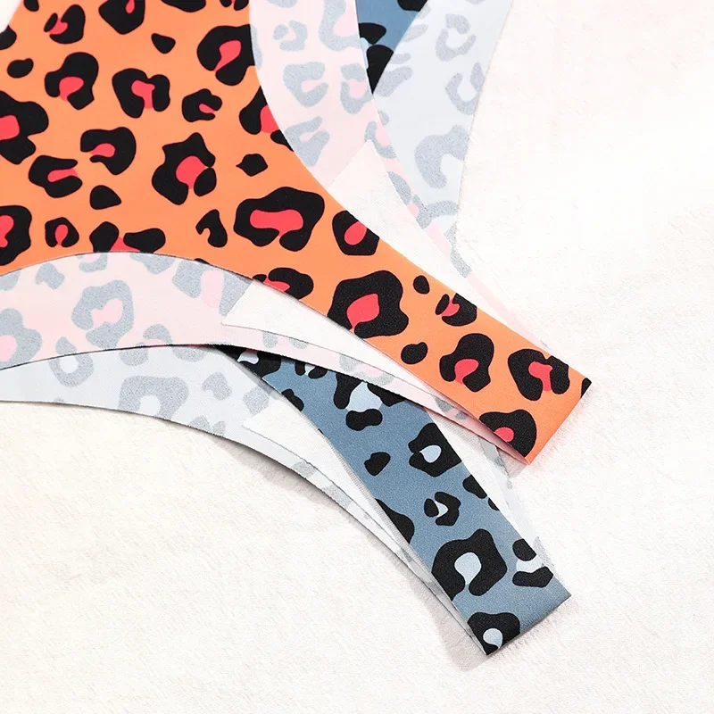 Bragas en forma de T con estampado de leopardo para mujer, ropa interior sin costuras, seda de hielo, transpirable, secado rápido, deportiva,