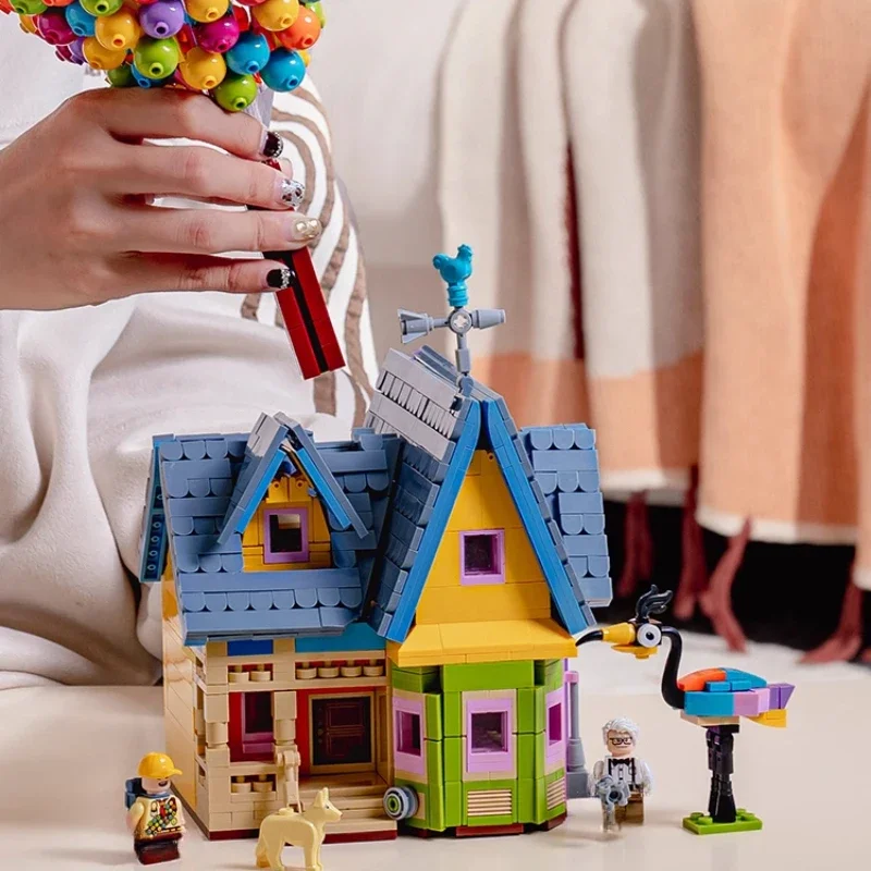 

Building Blocks Balloon House Flying Tour Assembled Small Particles Street Model Children's Toys Ornaments Gifts