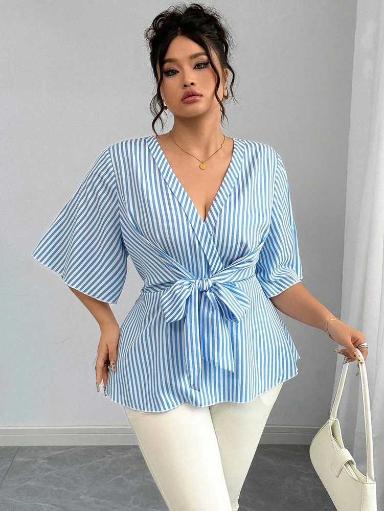 بالإضافة إلى حجم شريطية مطبوعة كشكش كم Bowknot الخصر حجم كبير الخفافيش كم قميص عادية الخامس الرقبة قميص